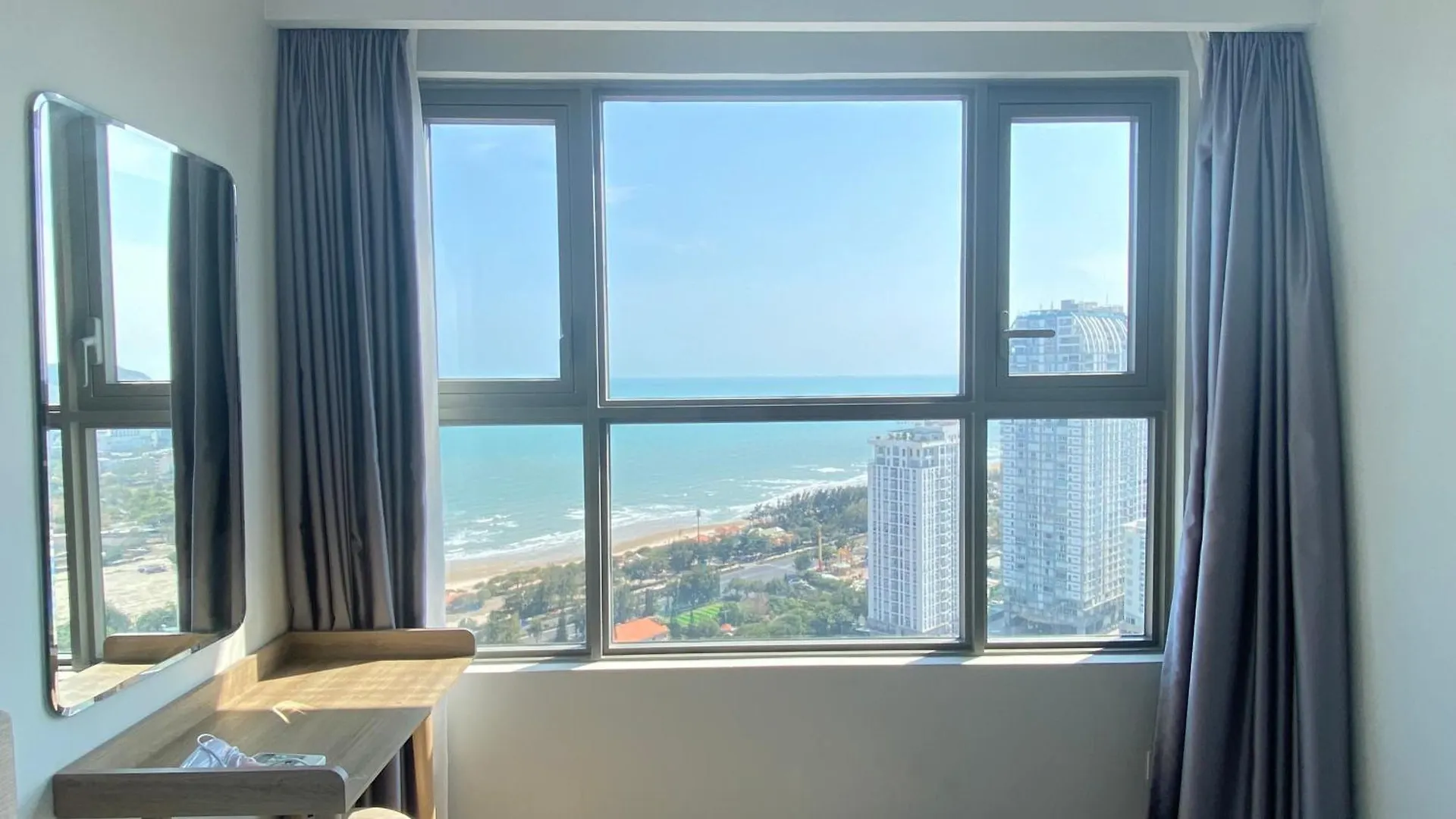 Can Ho Ban Cong Huong Bien - Free Ho Boi Vo Cuc, Sauna, Gym, Karaoke, Bbq - The Song Vung Tau ! Apartment